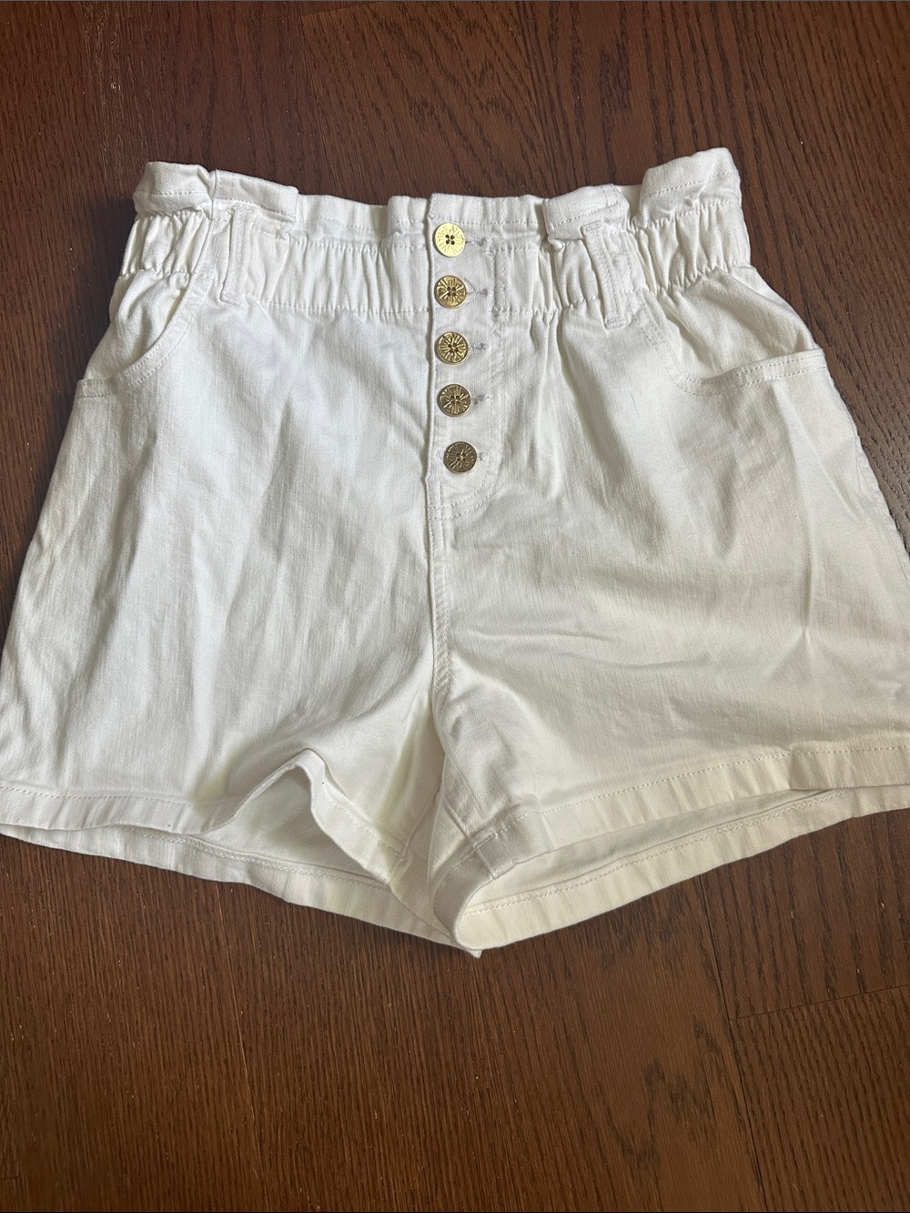 Lilly Pulitzer Cream High-Waist Button-Front Shorts